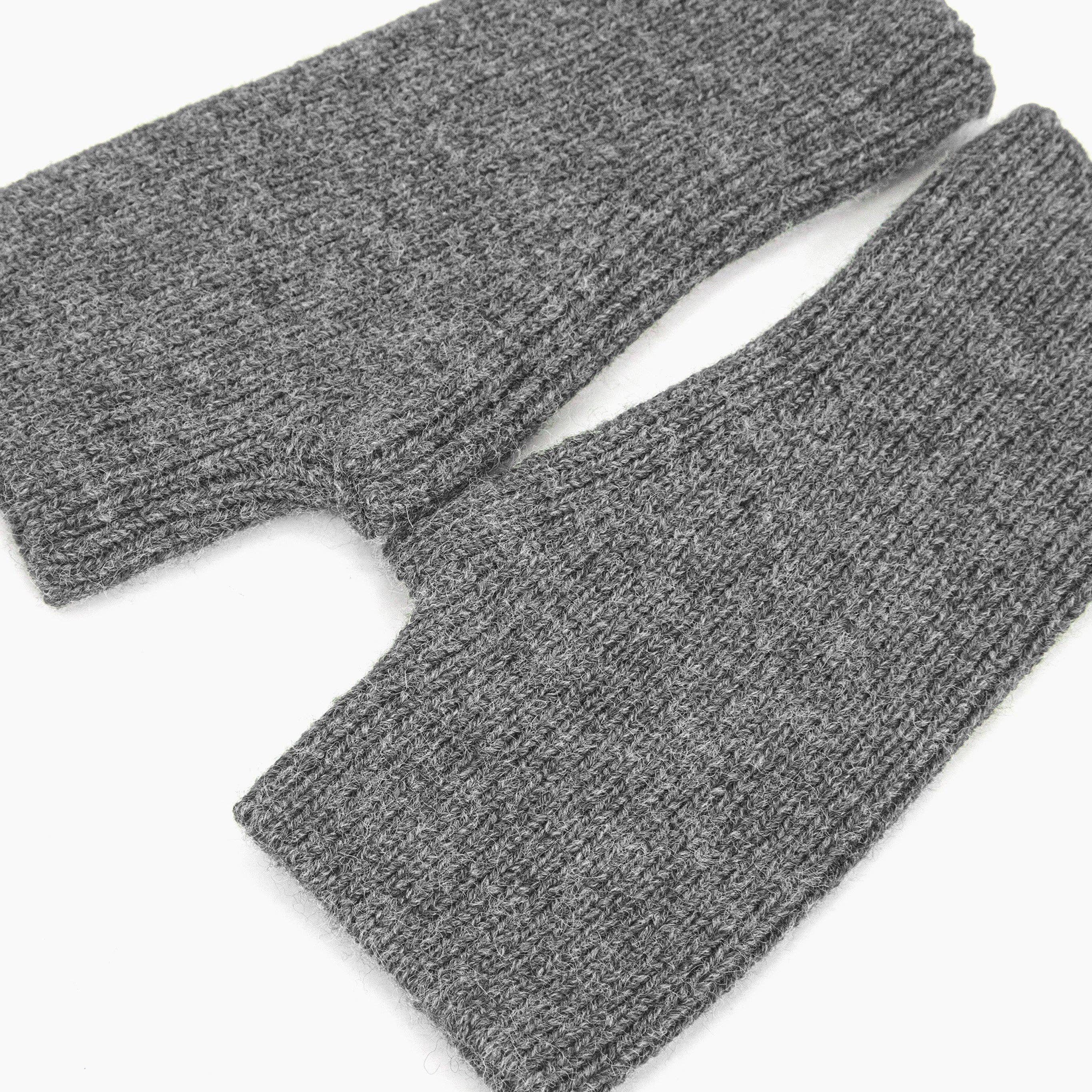 Dylan Wrist Warmers - Dark Grey, Knitted: One-size
