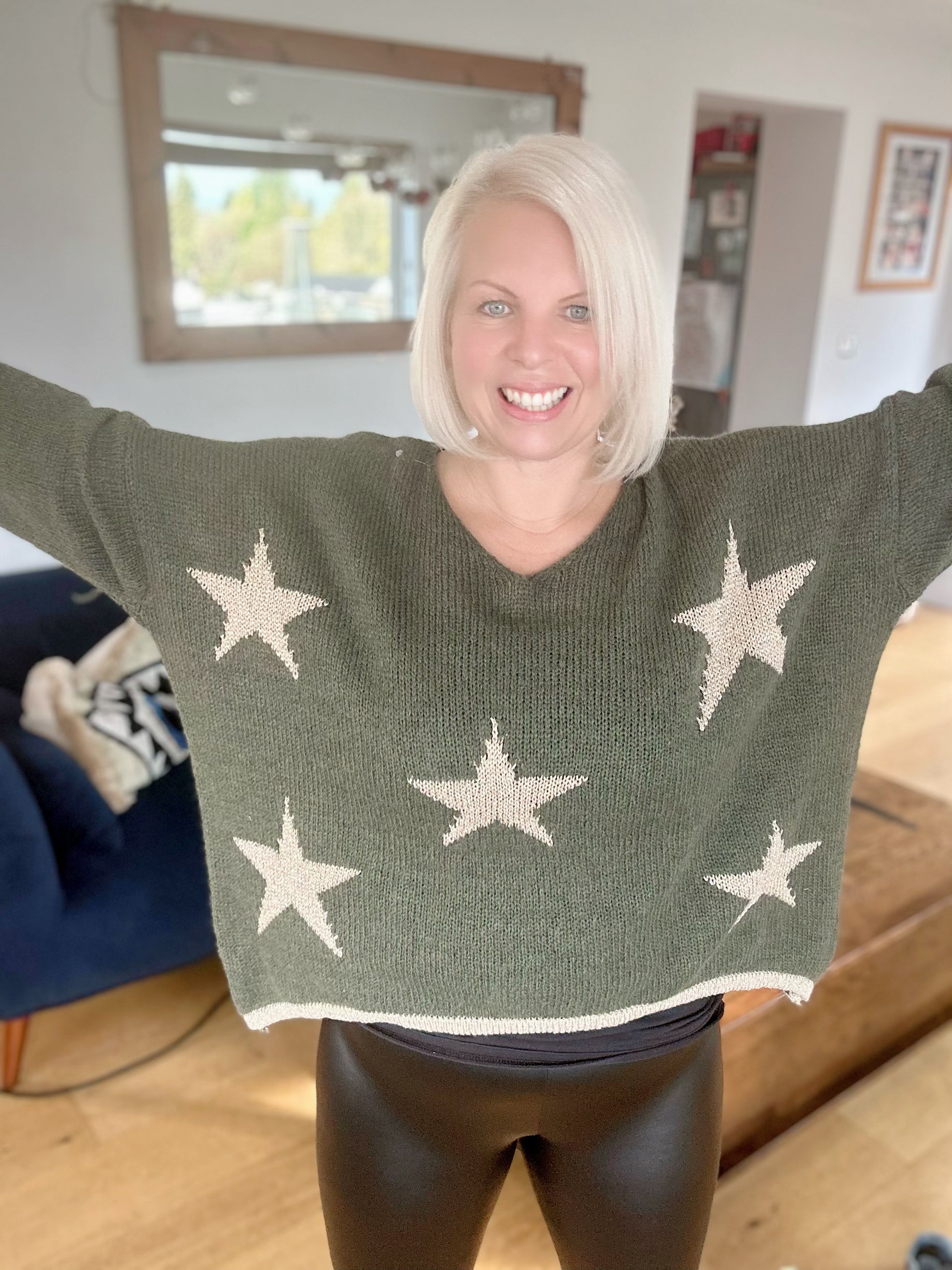 METALLIC STAR & HEM KNITTED JUMPER