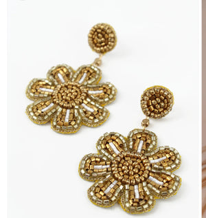 FOLK GOLD FLORAL EARRINGS