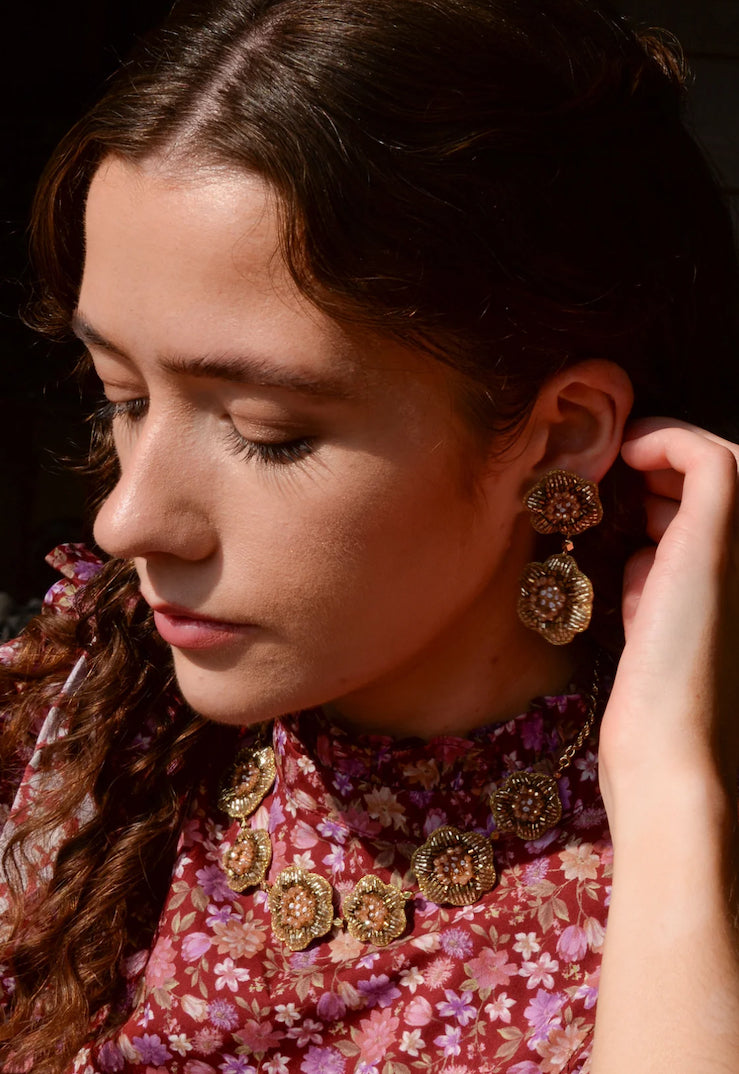 GOLDEN COLOR BEADED EMBROIDERY FLOWER NECKLACE
