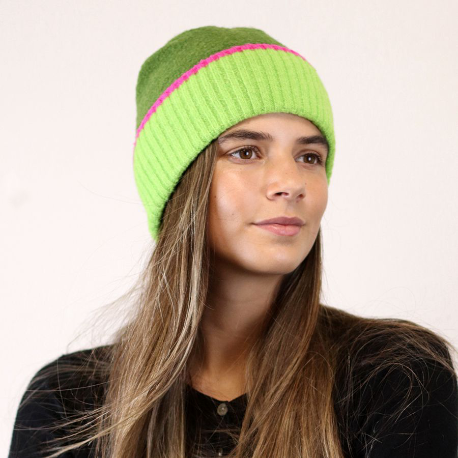 Recycled blend green beanie with contrast edge 40539