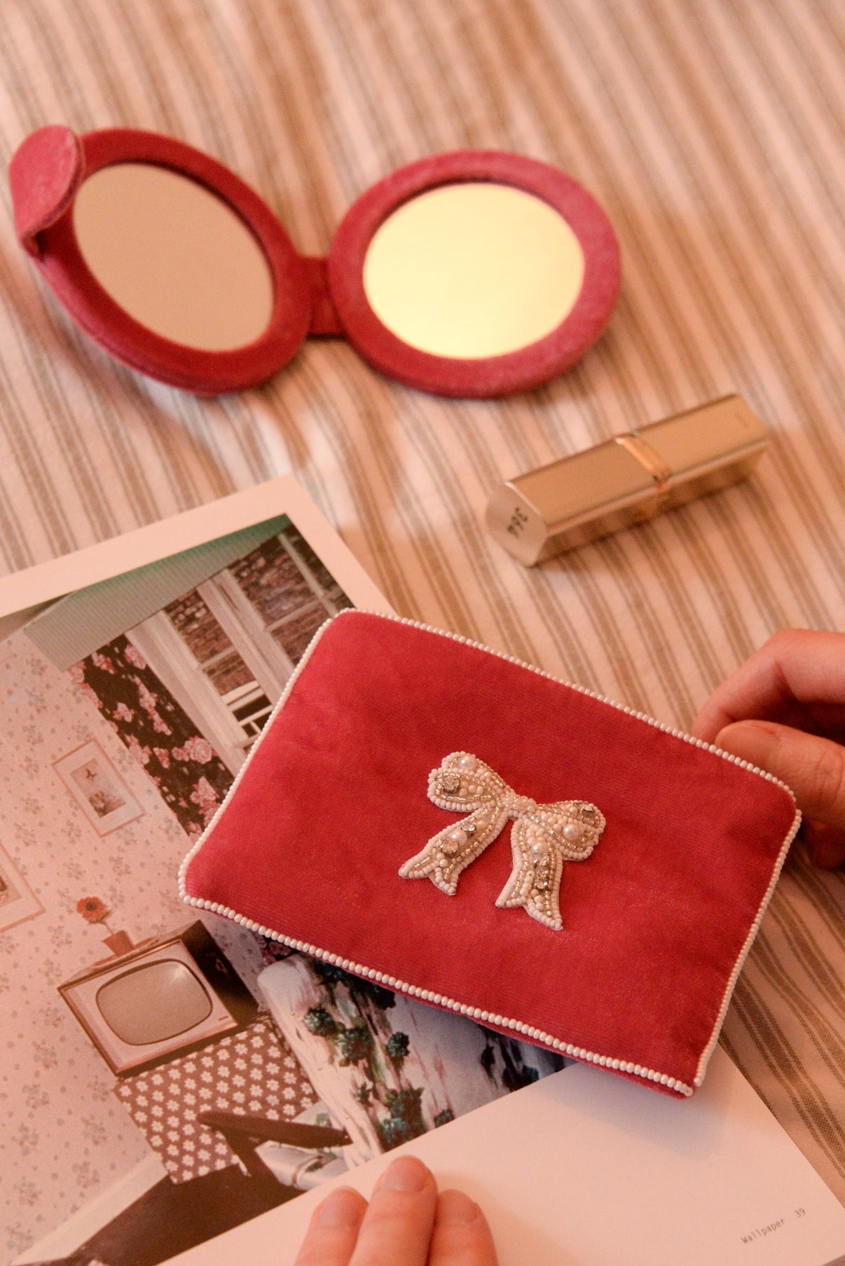 PEARL BOW SMALL POUCH