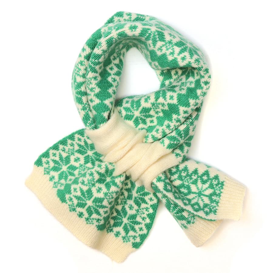 Green and cream scandi starflower pull through scarf