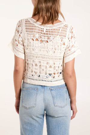 CROCHET CROPPED ROUND NECK TOP