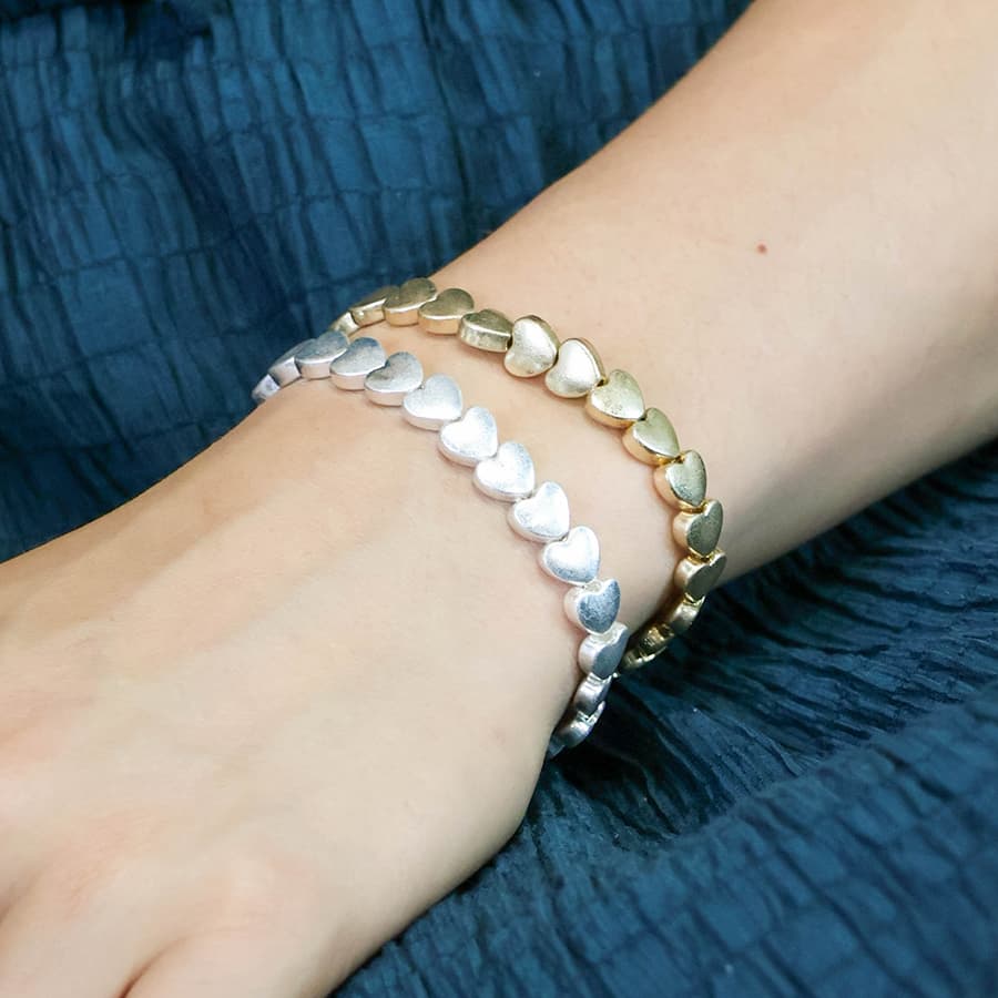 Silver plated polished small hearts stretch bracelet