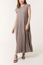 Cap Sleeve Pleated Maxi Dresso