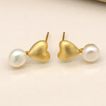 Golden brushed heart and pearl stud earrings 4380